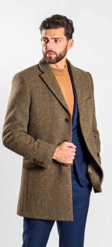 Hnedý kabát s prskaným vzorom
